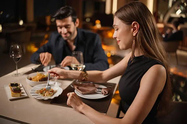 Dining & private tables